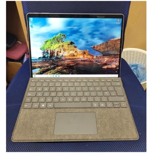 Reconditioned Microsoft Surface Pro 9 - 13" Screen{NON-TOUCH}, Intel Core i5 8GB 256GB SSD